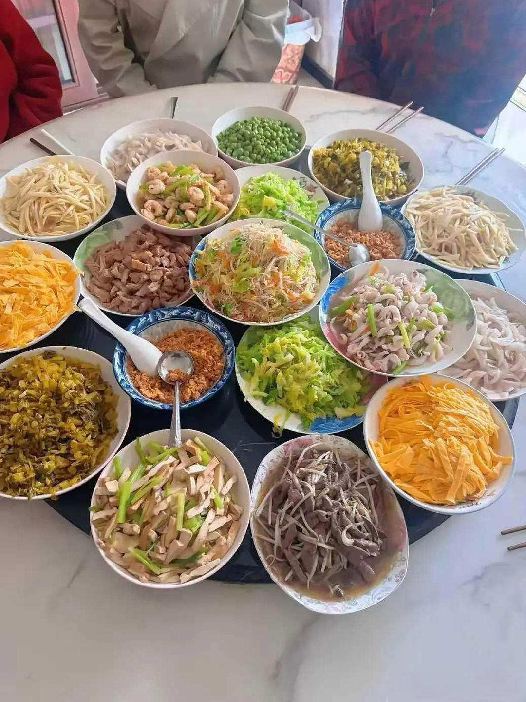 这聚餐吃这些行吗