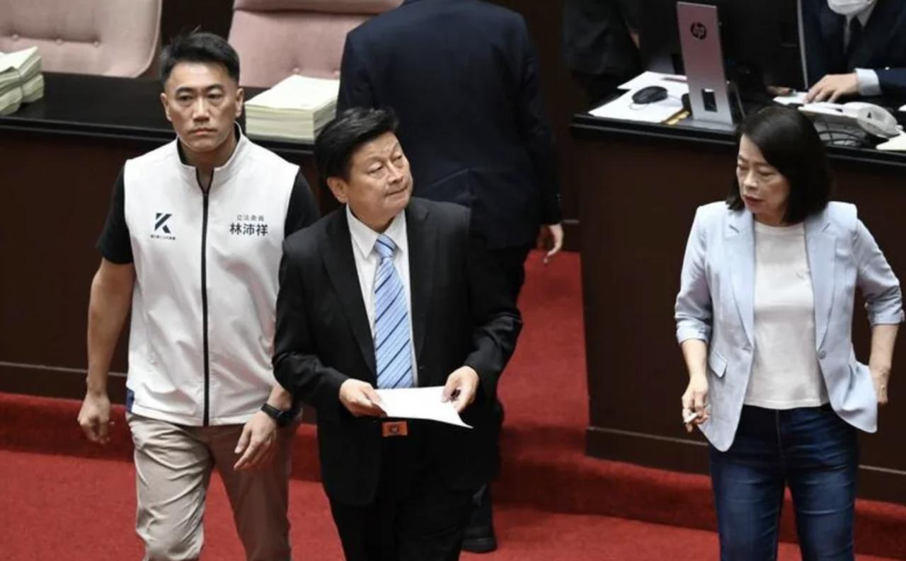 台"立法机构"今（14日）表决总预算案，先前被国民党提案冻结的无人机相关预算，最