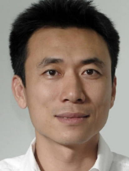 2008年，亿万富豪王微婚内偷偷和舞蹈演员同居后，回家想和老婆杨蕾离婚，却不承想