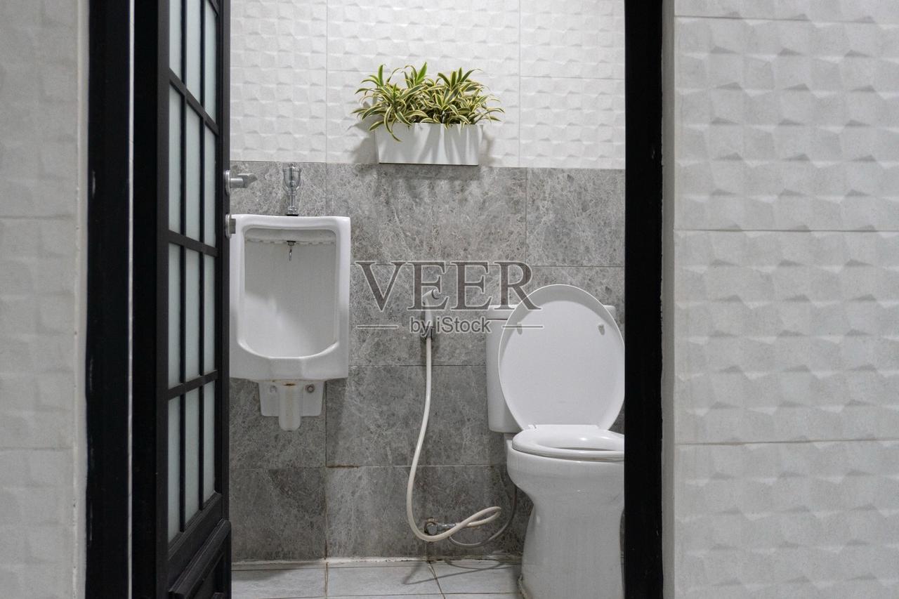 早起养生第一件事，比喝水吃早餐更重要！我猜很多人早上醒来，要么摸手机，要么直