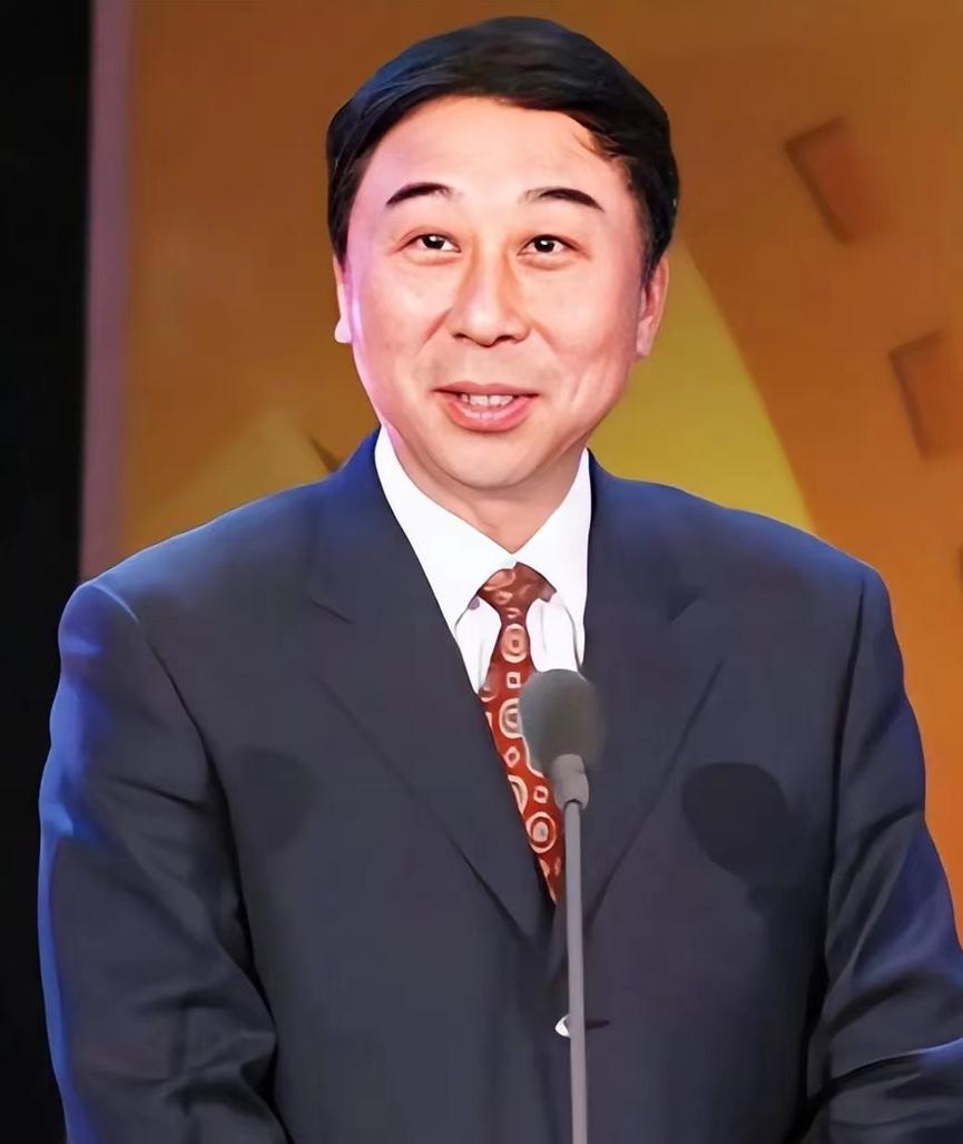 当年，冯巩的搭档刘伟执意要移民澳大利亚，师父马季苦苦挽留，刘伟就是不听，爱徒心切