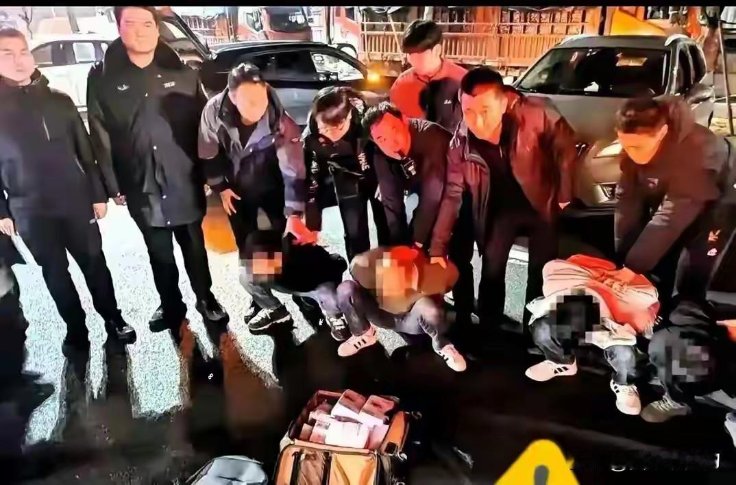 都2026年了，竟然还有人当街抢劫。2026年1月29日，事发江苏泰州，受害人