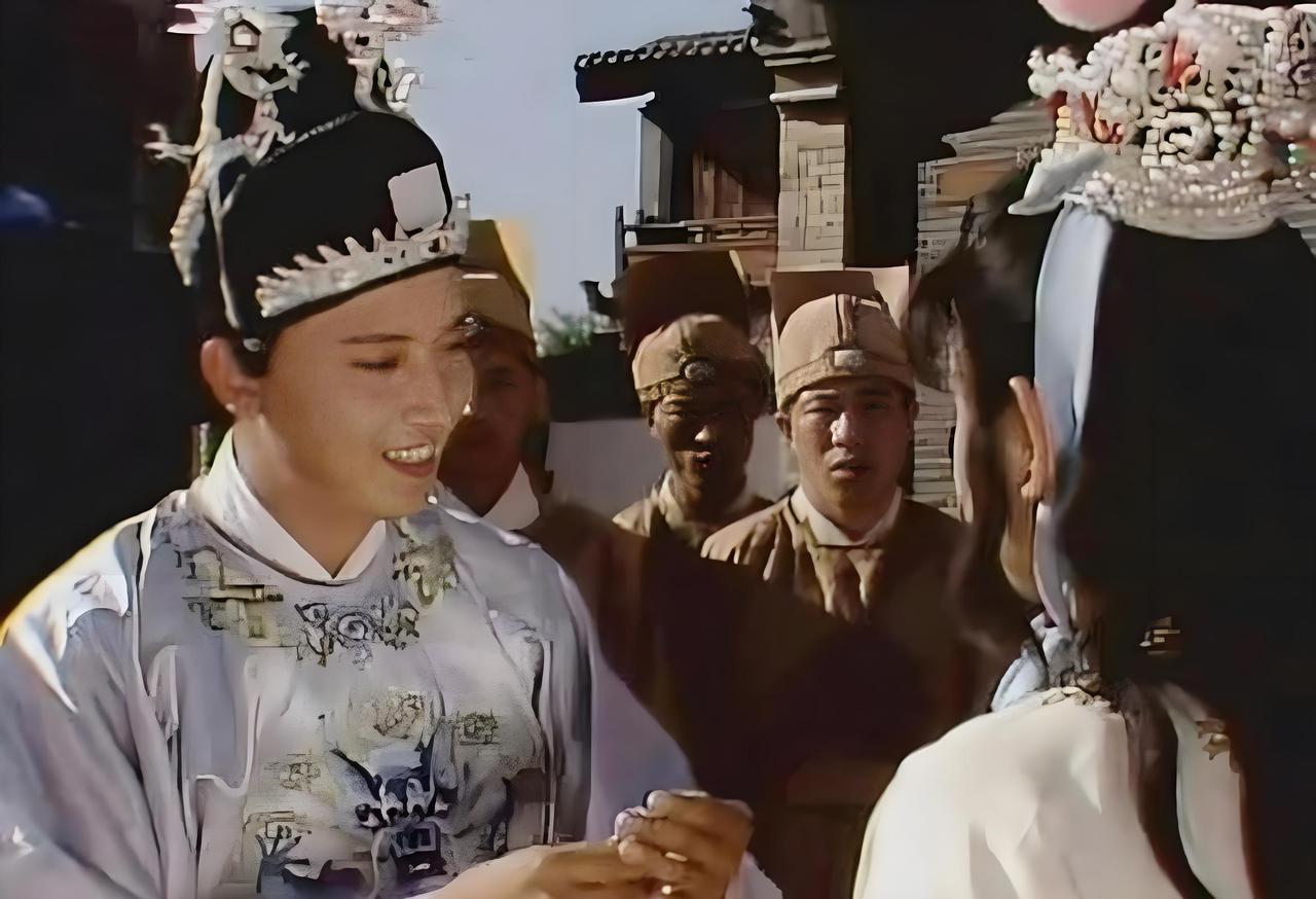 北静王水溶的原型是谁？《红楼梦》第十四回中，在秦可卿葬礼的“路祭”环节，作为“