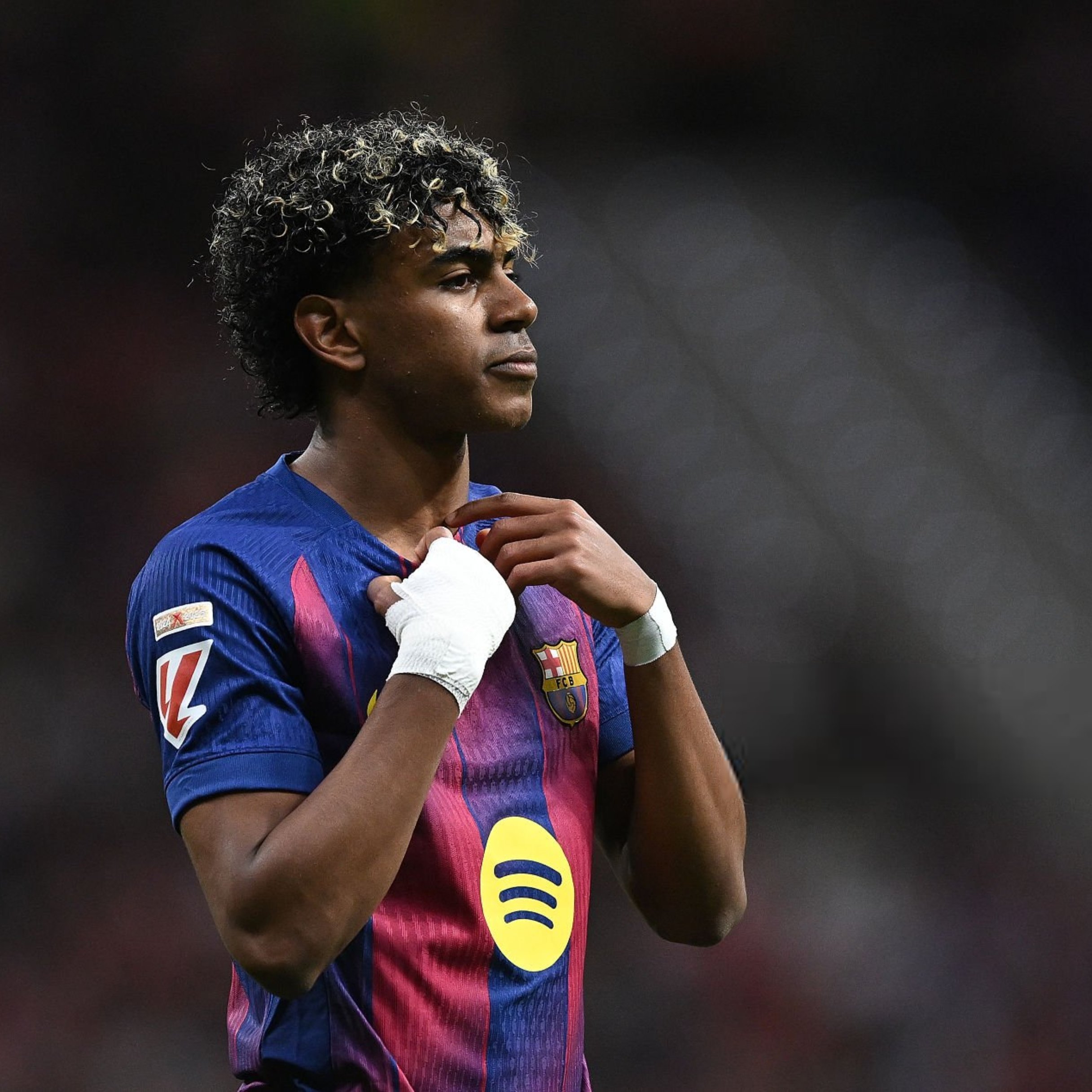 加泰电台：俱乐部怀疑亚马尔在马德里竞技比赛后愤怒离场，是因为受到了马德里竞技部分