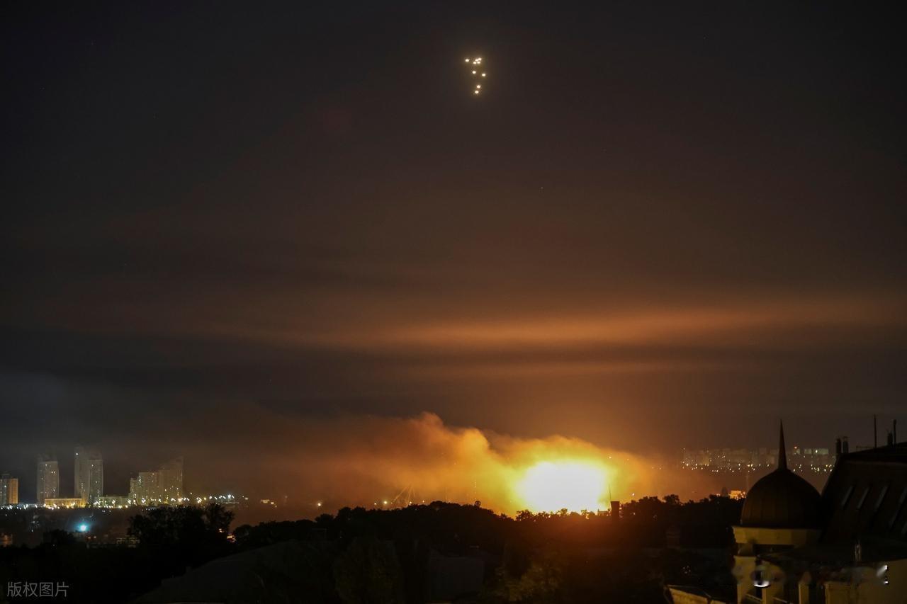 红军城：顿巴斯的命门被扼住了7月22日，俄国防部对外一句话——红军城拿下了。