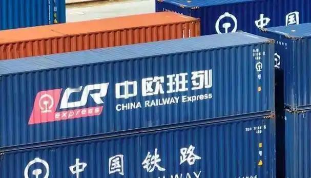 中欧班列要通了，波兰刚关了半个月门，美国一插手，立马松口。不是波兰心软，是美国