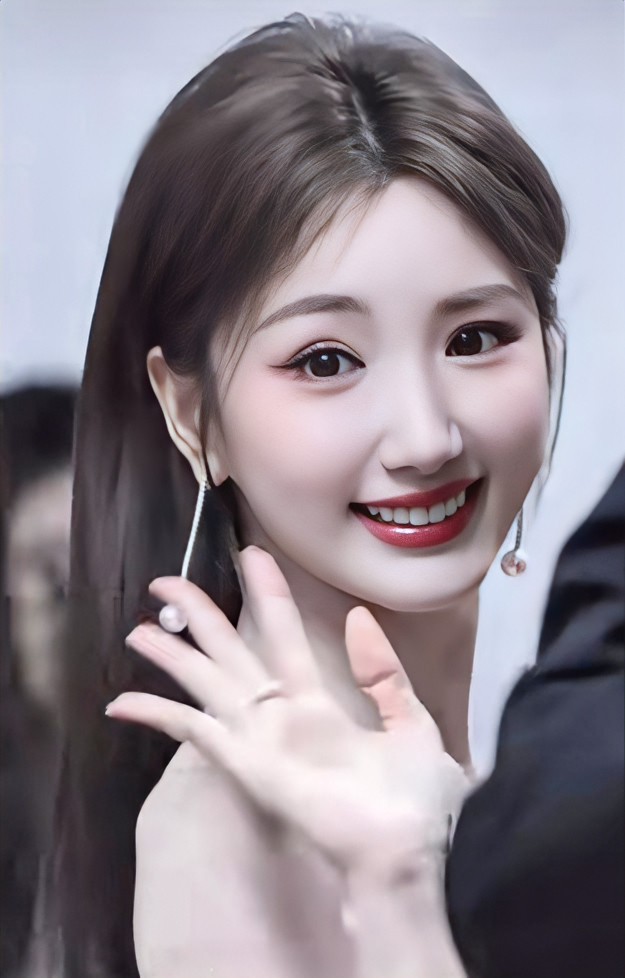 终于搞明白为啥毛晓彤38岁还不结婚了！不是没人追，是看到她的样子，换我我也选