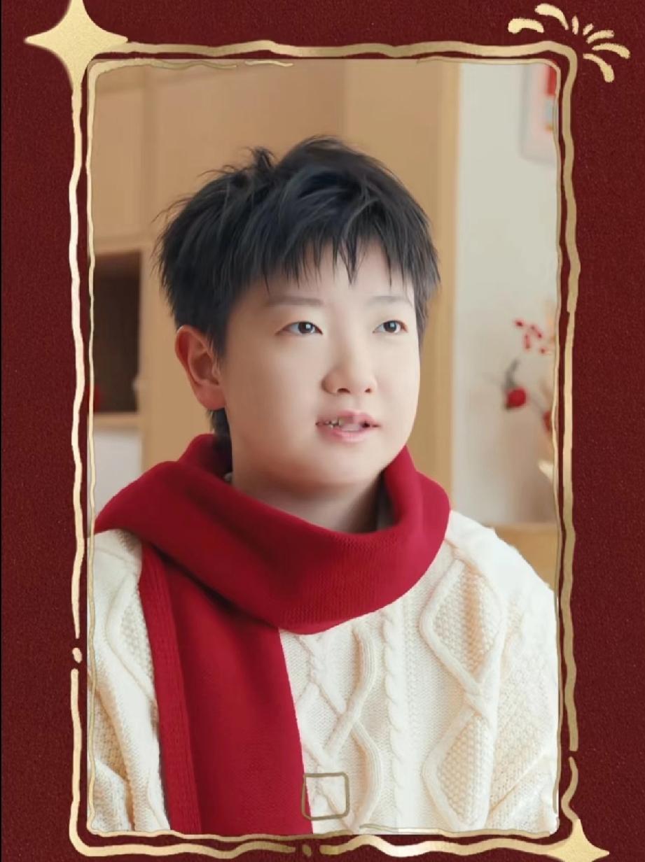 新鲜的“小豆包”来了，围着红围巾的莎莎，又一次和我们见面了。这个拍的真好