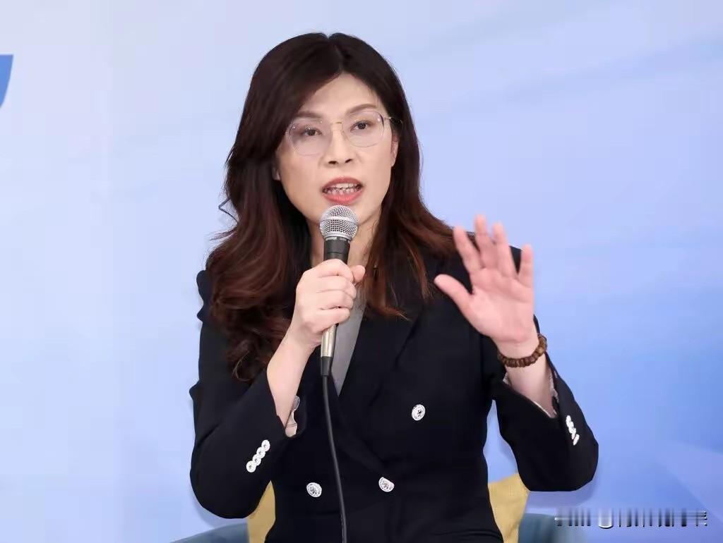 侯友谊又来搅局郑丽文，有意2028大选？国民党卢秀燕因台中猪瘟疫，跌落神坛，