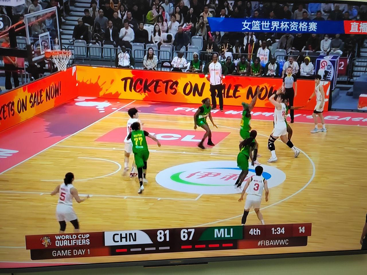 中国女篮取得首胜，81：68战胜非洲亚军马里女篮！四节比分：第一节：20：20