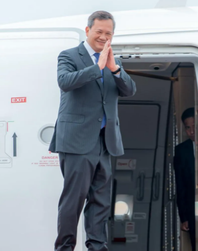 7月28日中午，柬埔寨首相洪玛奈在其个人社交账号上发文，他已经带领柬埔寨的代表团