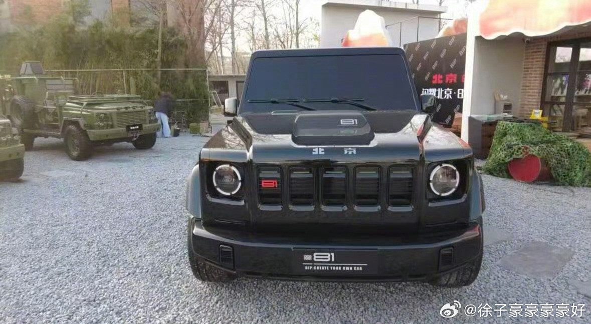 北京越野出了个BJ81这是外观谍照，我一瞅好家伙，这不国产大G吗。
