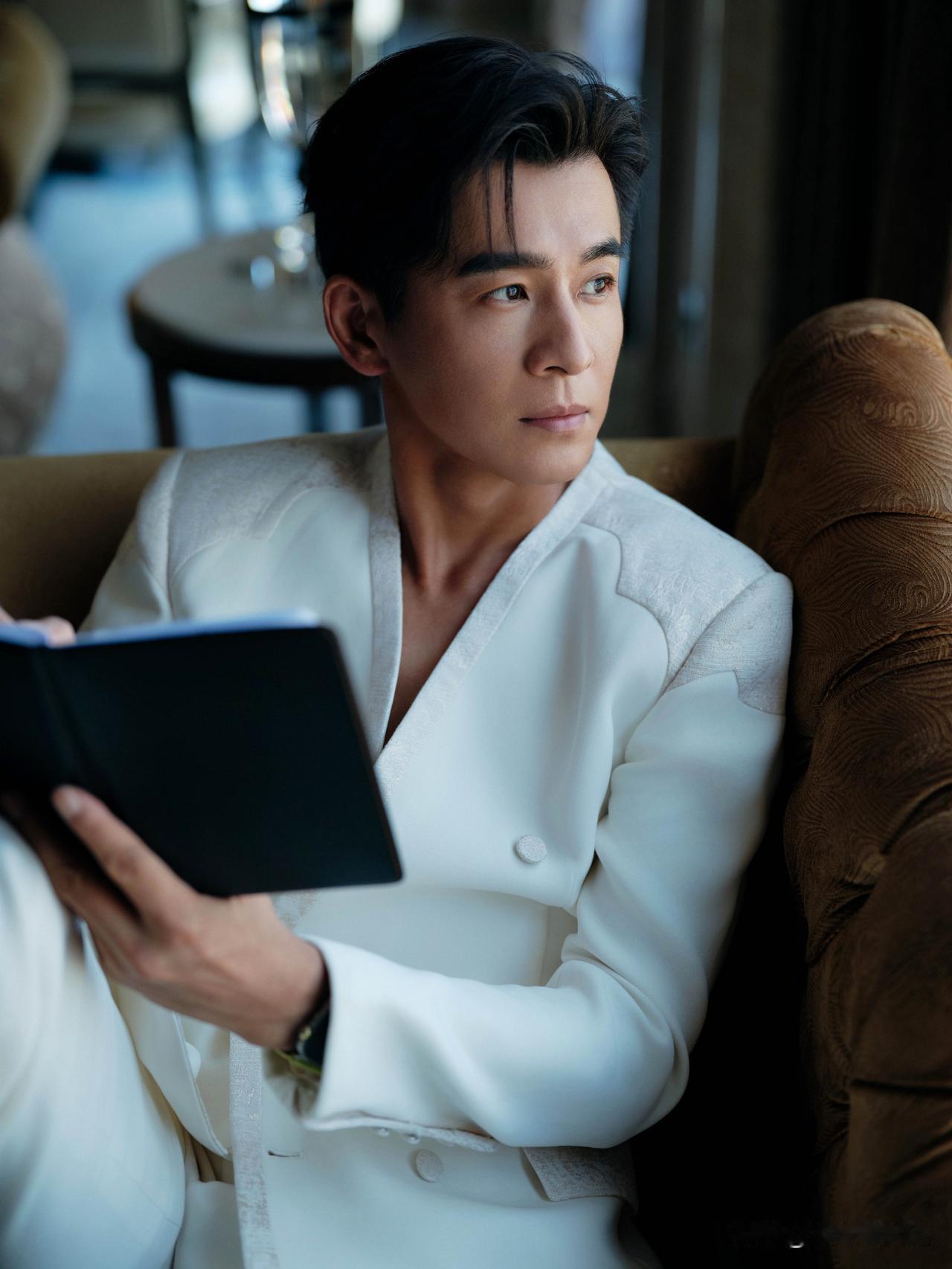 乔振宇没想到林更新也没想到原来王丽坤没有选择他们原因这么简单，因为他们不是富