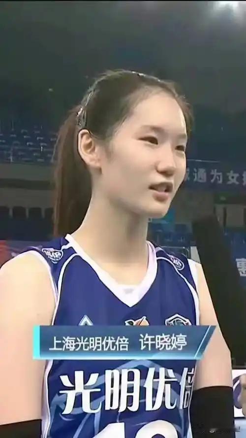 许晓婷离上场不远了，这个信号根本藏不住。8月队里给替补球员安排的体能特训突然加码