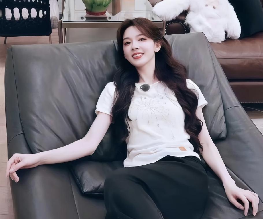 看综艺《我家那闺女》，觉得32岁陈瑶要升咖了，她就是富养女儿的典型吧。她出生四