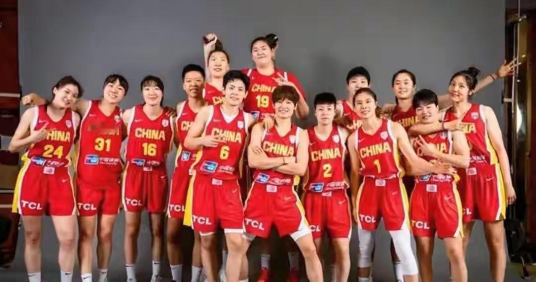 中国篮球国家队最终12人名单预测，去掉曾凡博，用王浩然，去掉赵玲儿，庞峥麟入。内