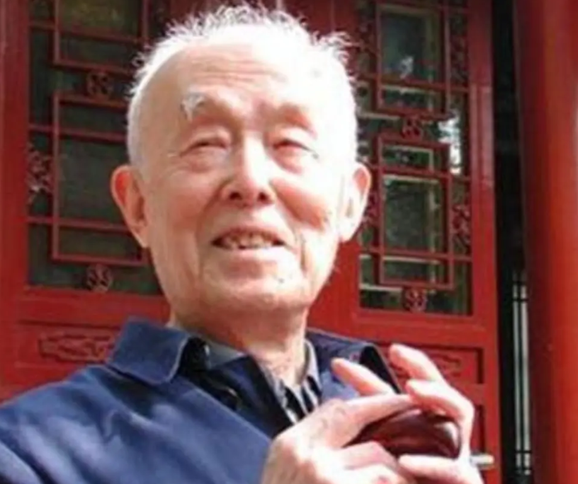 泪目！“北大终身教授”季羡林曾说：“如果还有来世，我情愿不读书，不留学，不当教授