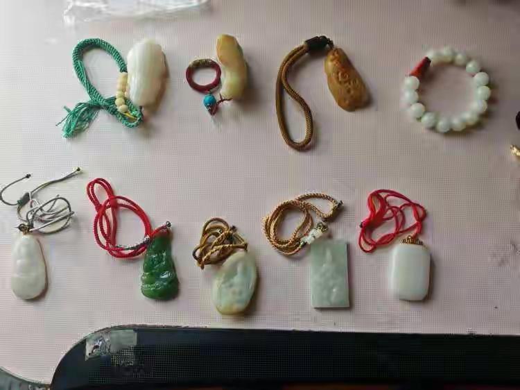 上海独居富豪离世仅12分钟，贴身保姆火速转空50万存款！人性贪婪在死亡面前竟如此