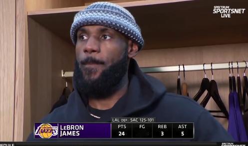 勒布朗不想把人们的焦点放在他跟东契奇身上。勒布朗说：“我不想把焦点放在我