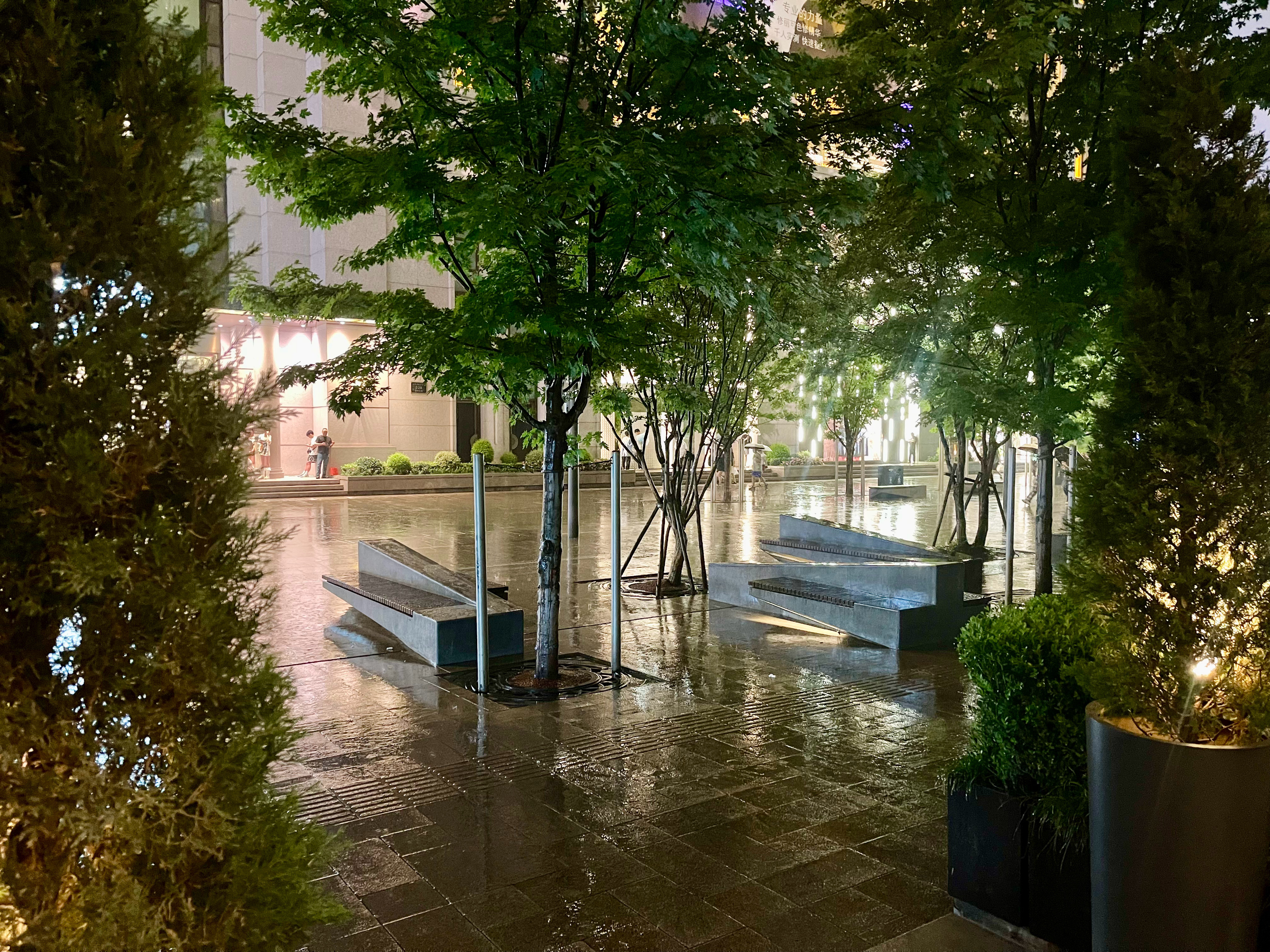 突然倾盆大雨救命！！！jennanni的日常