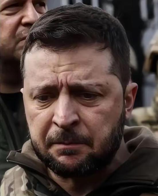 四年过去了，泽连斯基为了乌克兰四处奔波，但这个星期五，他终于公开表示，乌克兰从今