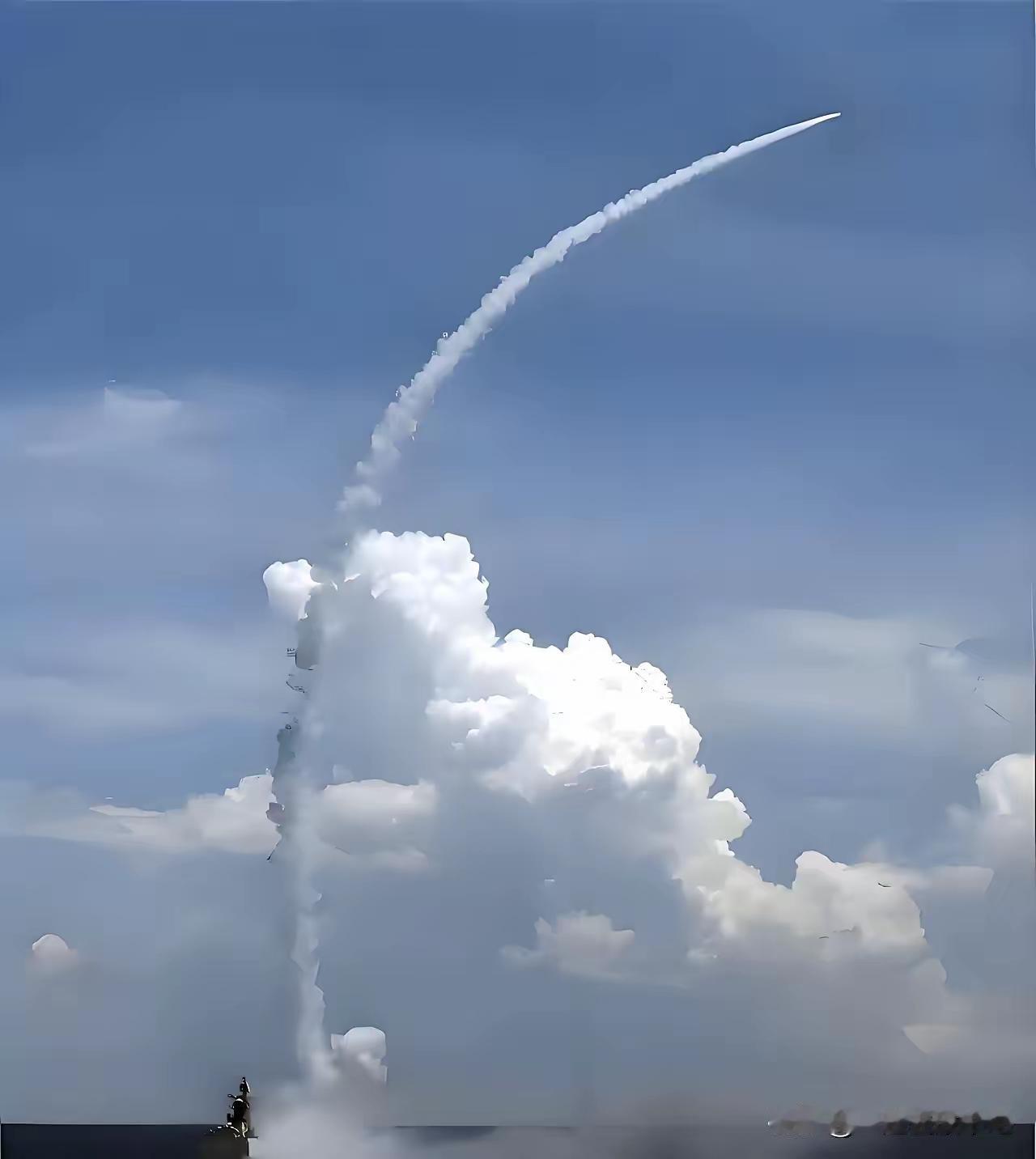 一剑封喉，中国对美国亮剑!你不是对台军售吗？中国宣布，反制美国20家军火商，