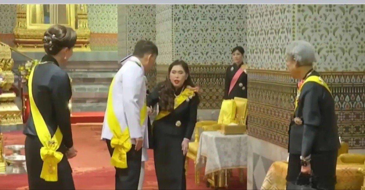 苏提达和诗妮娜贵妃再同台！如今风水轮流转，苏提达没了危机感，在瑞典解锁人生首个王