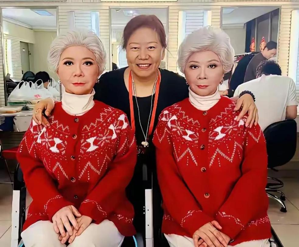 春晚那个花了70万、跟蔡明一模一样的机器人，你以为演完就塞进仓库吃灰了?32个微