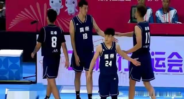 全运会“广东省鞋”杀疯了！拖鞋夺冠+定制鞋加价抢，粤式潮流太顶了家人们谁懂