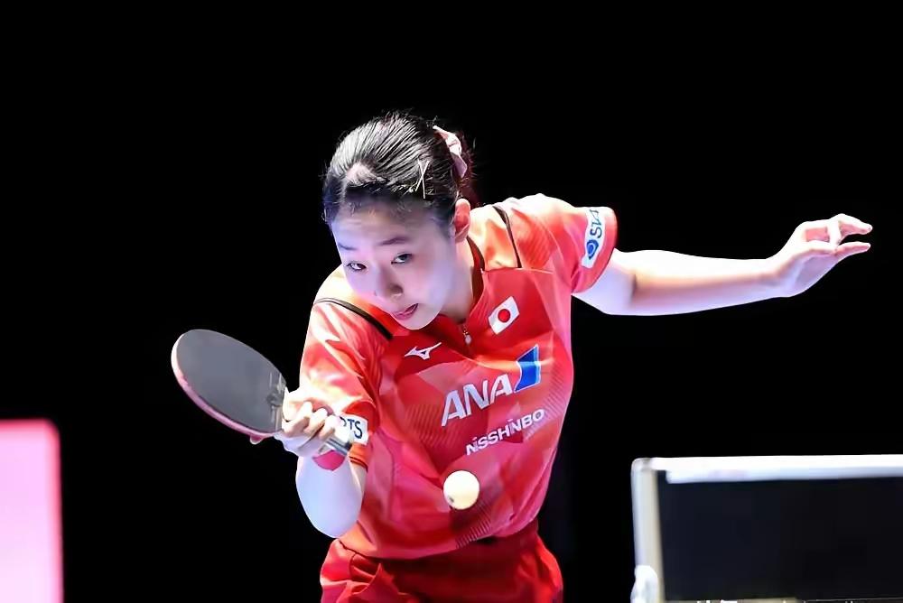 张本美和状态低迷，赢得好险！横滨冠军赛，张本美和首轮与队友桥本帆乃香展开较量，张