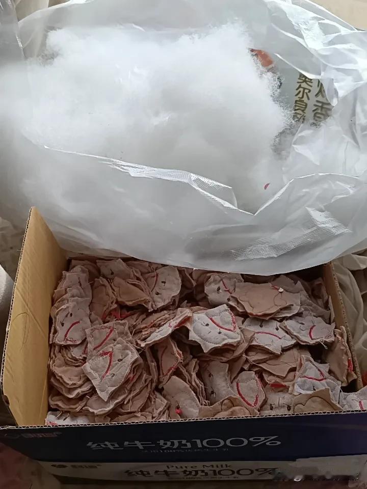 “亲兄弟还明算账，何况表兄妹？”得知表妹从义乌搞来手工活，母亲便催促我去拿回来