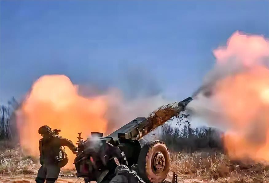 莫斯科夜空被381架乌克兰无人机撕裂，防空系统彻夜轰鸣。这种“蜂群式”打击已经不