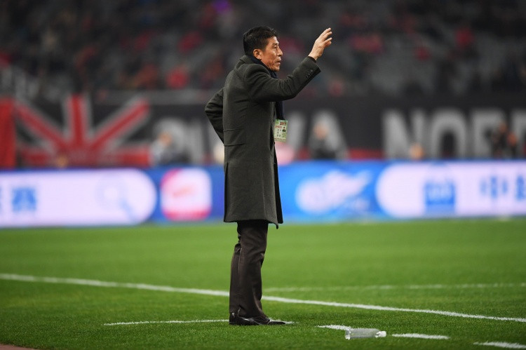 渝媒: 李章洙回重庆参加重庆隆鑫足协杯夺冠25周年纪念赛