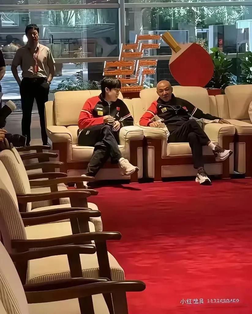 大头：肖爸，我的事商量的怎么样了？肖战：啥事啊？大头：不是说彩礼攒够了就去提