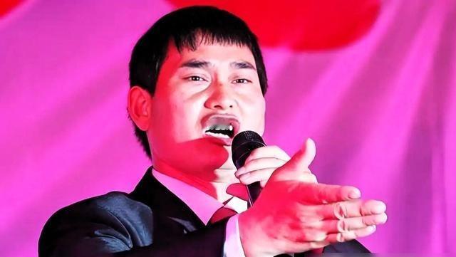 大衣哥经纪人快哭了，眼看阿宝一场40万，朱之文却抱着10万块的报价单死活不撒手。