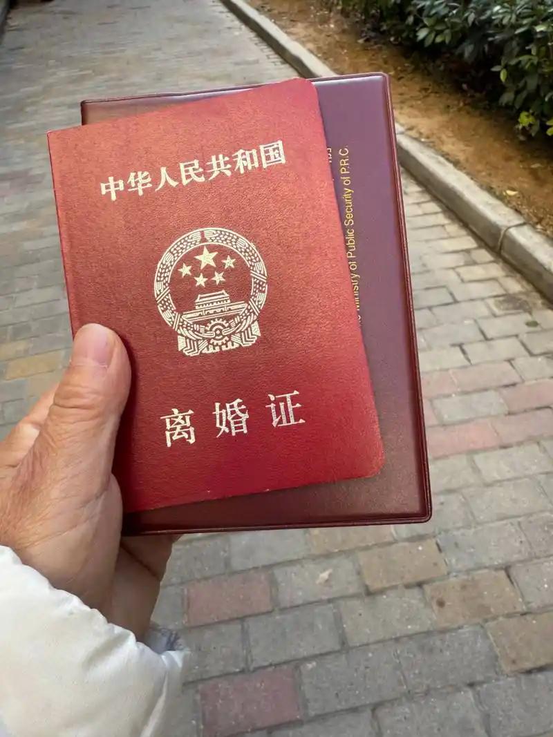比战争更可怕！民政部公布一季度数据，每3对结婚就有1对离婚，结离比触目惊心。5月