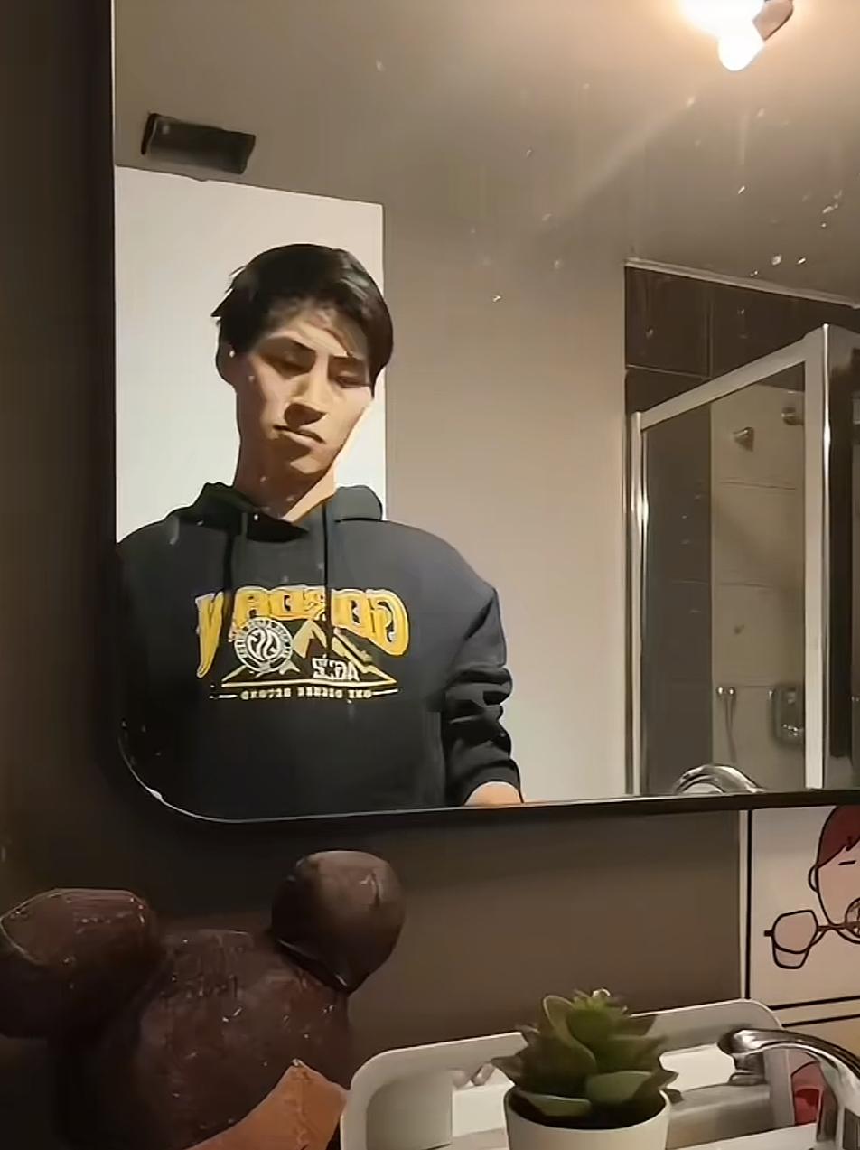 张云鹏爸爸跟继母去上海女儿那里，女儿很懂事，说话也很温柔。女儿是在上海郊区，不是