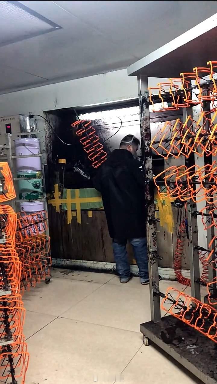 跟大家说句扎心的实话：没来过浙江，你永远不知道，浙江的工厂内卷有多疯狂，甚至毫无