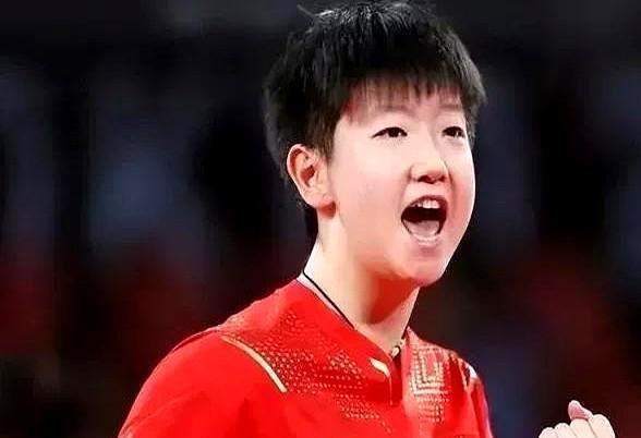 让人没想到的是，德国乒乓球名将韩莹在直播时被问到和孙颖莎，韩莹想都没想，直呼: