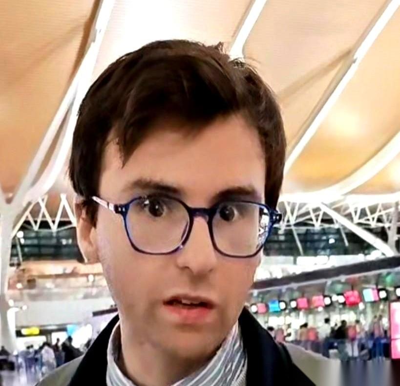 一个人,几百张照片,就这么去了日本。看到这消息,心里咯噔一下。说真的,第一反