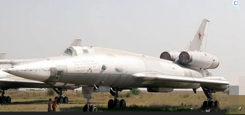 尽管苏联向国外客户提供过不少的图-22“眼罩“轰炸机，但是对于图-22的另一个型