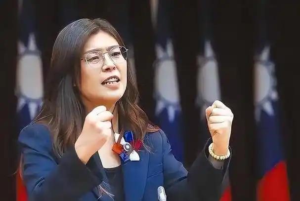 就在刚刚，中国国民党主席郑丽文发表声明，4月20日，郑丽文接受网红“历史