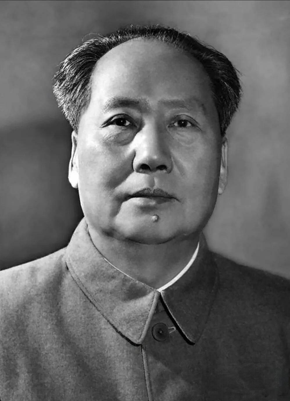 为什么我们永远怀念毛主席？又到12月26日，毛主席132岁诞辰。看着如今的烟火人