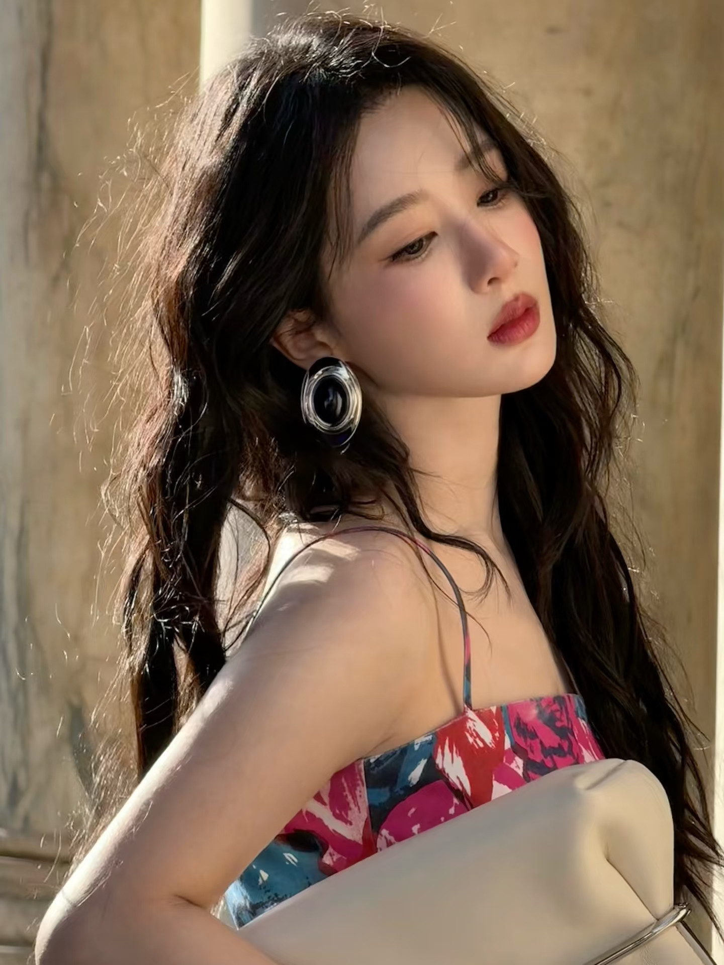 杨紫玉兰花开君再来💜杨紫董竹君让星光加了一点彩虹，让樱花偷偷吻你额头，让世