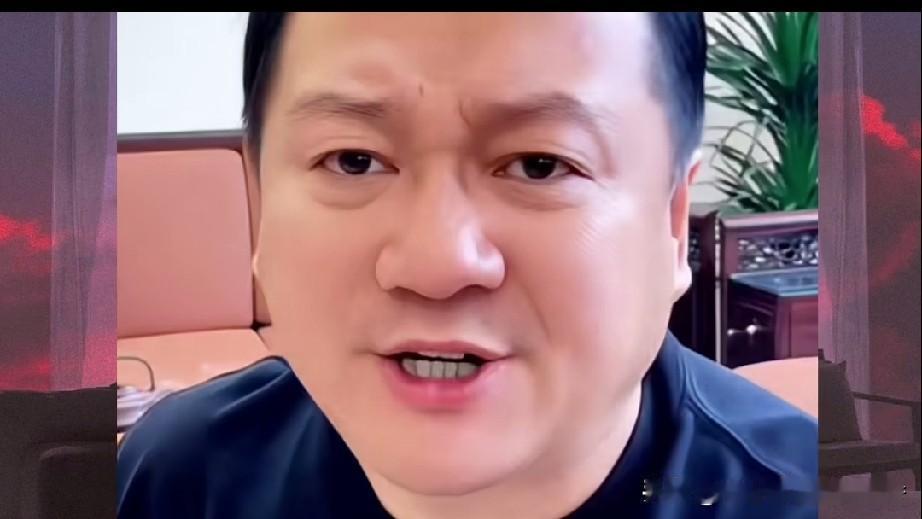 谢广坤直播带货翻车后，一点也没消停下来，也没有半点悔悟的意思，他在直播间是这么为