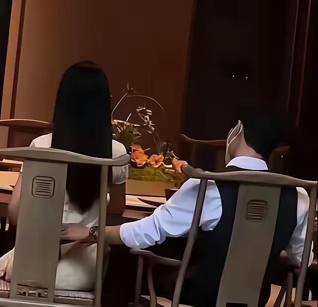 别再感叹一场饭局毁掉了高管的大好前途，很多人都搞错了事情的本质。不少人惋惜赵