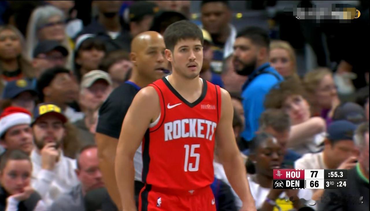 火箭当家球星杜兰特真是太喜欢后辈谢波德了，他在今天火箭客场以115：101击败掘
