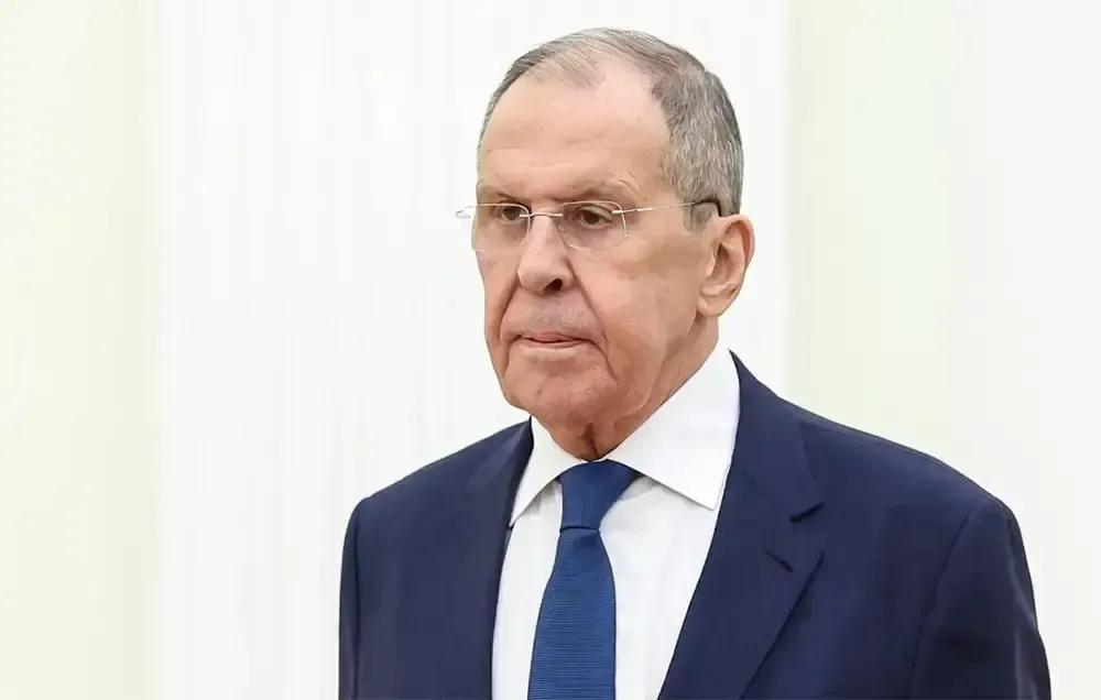 俄乌战场再现罗生门。俄罗斯外长拉夫罗夫称，28日深夜至29日凌晨，乌克兰对位于