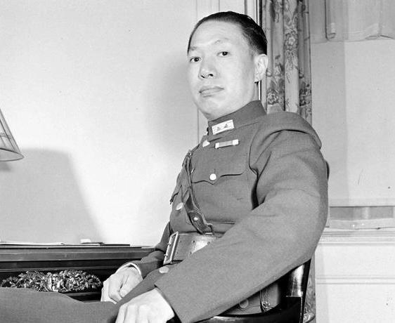 1954年，张群黑着脸，硬着头皮，走进蒋介石办公室，低声呢喃：“熊式辉在曼谷办厂