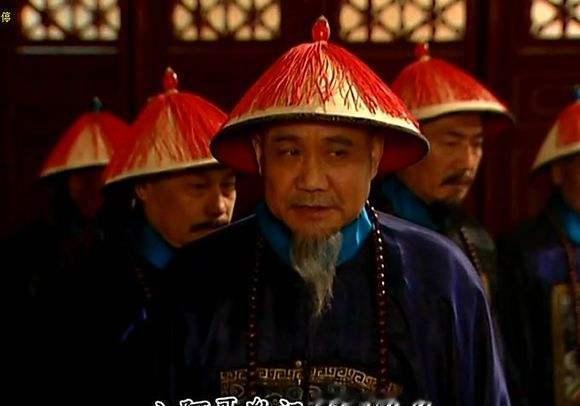 1735年，24岁的弘历听到自己继承大位后，当场扑通跪地，伏地大哭。王公大臣轮番